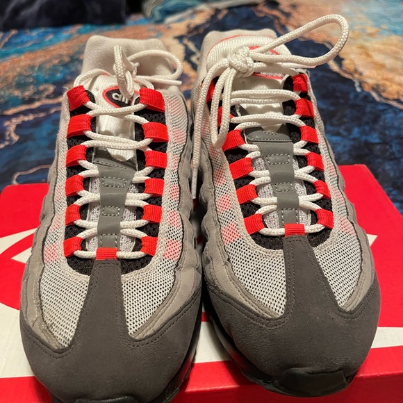 Used Nike Air Max 95 OG Solar Red 2018